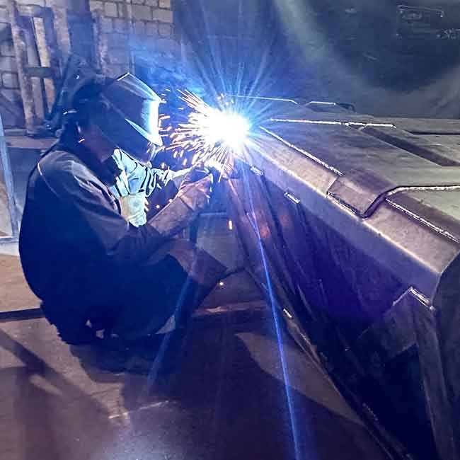 Agromanut à la fois industriels de pointe et en même temps artisans chaudronniers